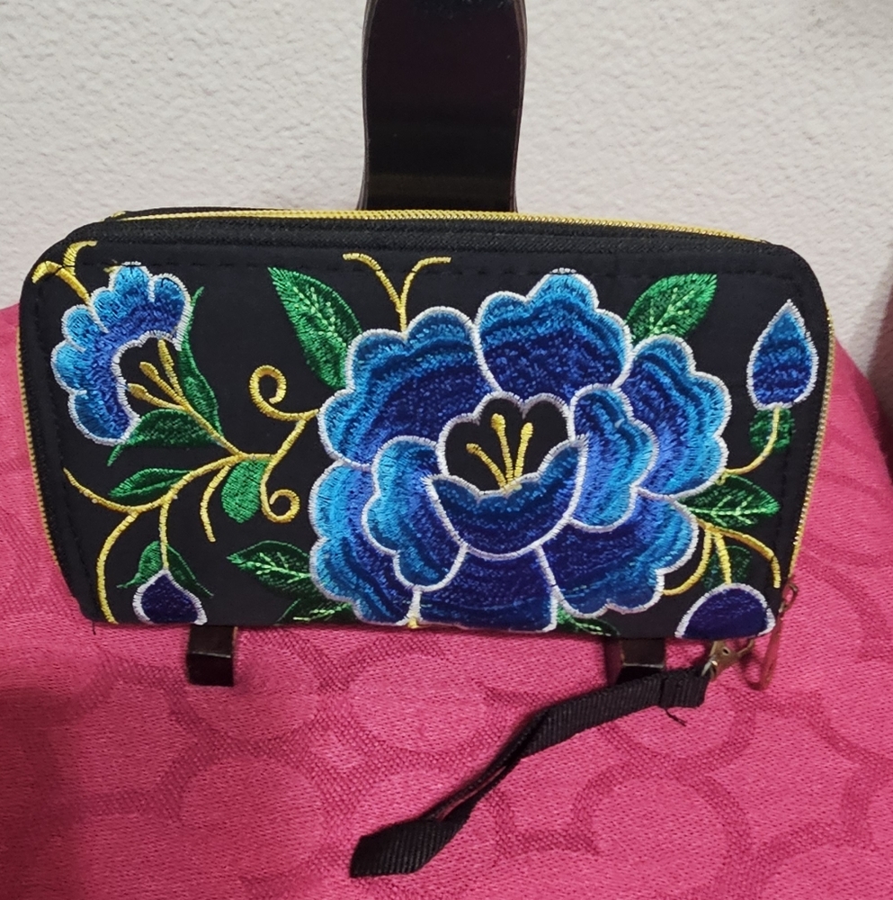 Floral Embroidered Black Clutch - Picture 3 of 3
